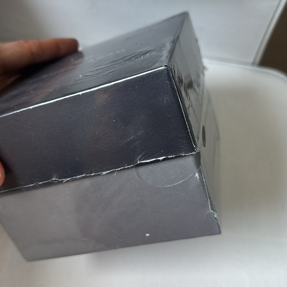 New Michael Aram Hemp Box - sealed and never opened - Picture 6 of 6